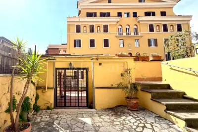 Casa in vendita, Via di Monte del Gallo, Roma
