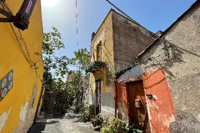 Casa Indipendente in vendita, Via Malabranca, Catania