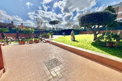 Villa Bifamiliare in vendita, Via Camillo Mastrocinque, Roma