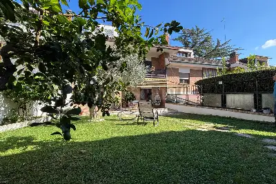 Villino a Schiera in vendita, Via Francesco Bartolomeo Rastrelli, Roma