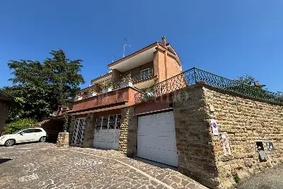 Villino a Schiera in vendita, Via Ernesto Basile, Roma