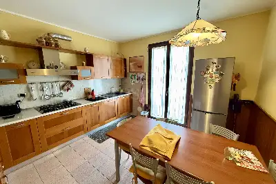 Villino a Schiera in vendita, Via Donatello, Brescia