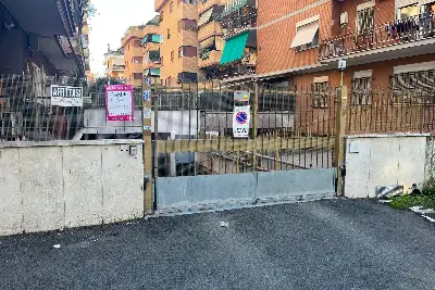 Box in vendita, Via delle Aleutine, Roma