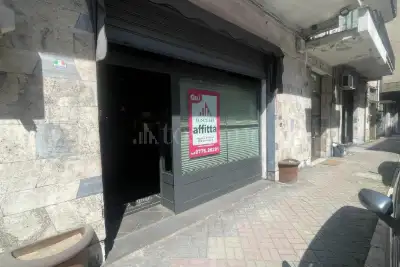 Negozio in affitto, Via Riccardo da San Germano, Cassino