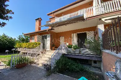 Villa Bifamiliare in vendita, Via Civate, Roma
