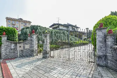 Villa in vendita, Via Edmondo De Amicis, Fino Mornasco