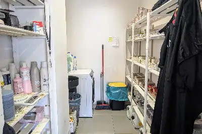 Negozio in vendita, Viale Gianluigi Bonelli, Roma