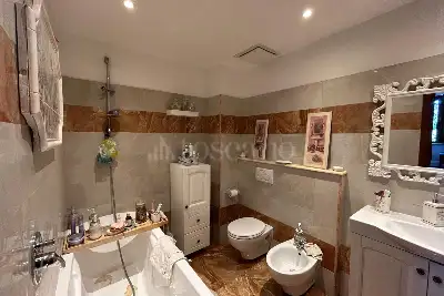 Villino a Schiera in vendita, Via Bedollo, Roma