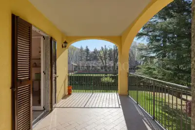 Villa Bifamiliare in vendita, Via della Repubblica, Bisuschio