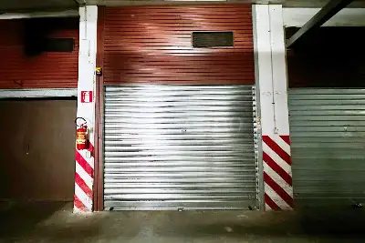 Box in vendita, Via dei Savorelli, Roma