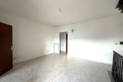 Villino a Schiera in vendita, Via Racconigi, Roma