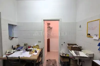 Magazzino in vendita, Via Carducci, Cantù