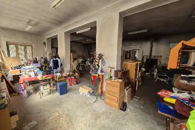 Laboratorio in vendita, Via Monte Baldo, Cantù