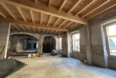 Casa Indipendente in vendita, Via Foscolo, Erba