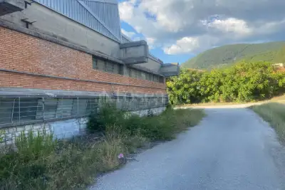 Capannone in vendita, Via Cantalice, Rieti