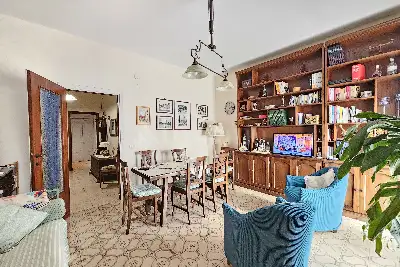 Casa in vendita, Via Belgrado, Pomezia