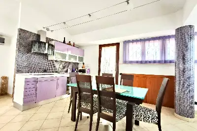 Villa Plurifamiliare in vendita, Via Anagnina, Roma