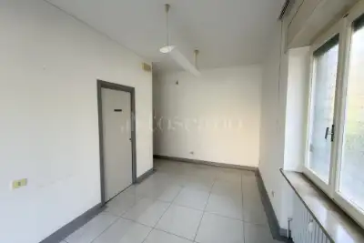 Negozio in vendita, Via Gian Carlo Camozzini, Verona