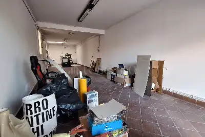 Negozio in vendita, Via Volturno, Latina