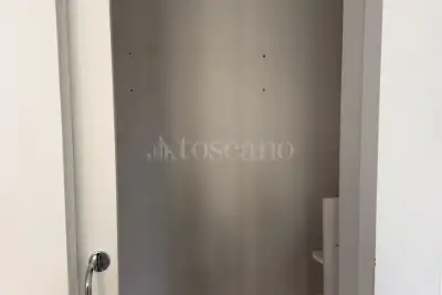 Negozio in affitto, Via Adige, Siracusa