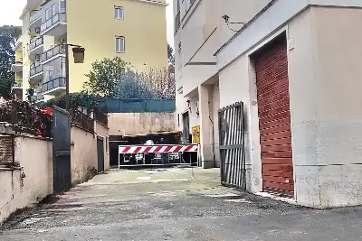 Negozio in vendita, Via Santorre di Santarosa, Roma