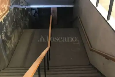 Capannone in vendita, Via Milano, Prato