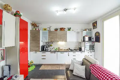 Casa in vendita, Via Giuseppe Garibaldi, Montano Lucino