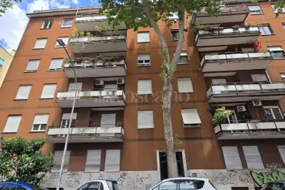 Casa in vendita, Via Costantino, Roma