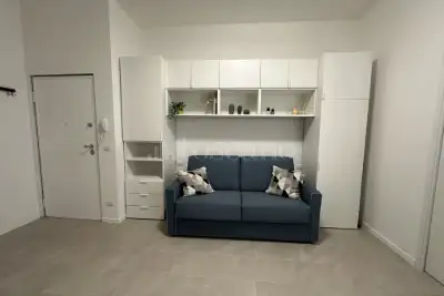 Casa in vendita, Via Giacinto Bruzzesi, Milano