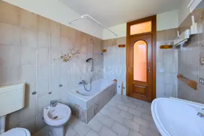 Casa in vendita, Via San Camillo, Marchirolo