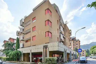 Casa in vendita, Via Plinio, Erba