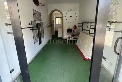 Negozio in affitto, Via Virgilio, Pomezia