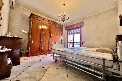 Villa in vendita, Via Pratomaggiore , Desenzano del Garda