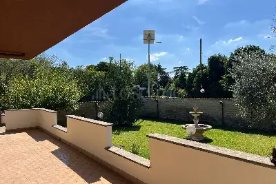 Villa Plurifamiliare in vendita, Via della Crisopa, Roma