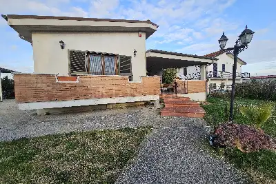 Villa in vendita, via peccia, Aprilia