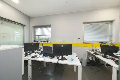 Stabile Uso Ufficio in vendita, Via Tiburtina , Roma