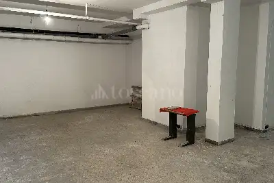 Negozio in vendita, Via Scipione Crisanzio, Bari