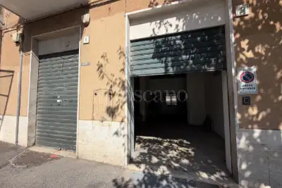 Negozio in vendita, Largo dei Claudiani, Roma