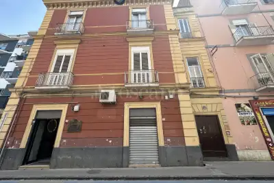 Negozio in affitto, Via Giuseppe Verdi, Caserta