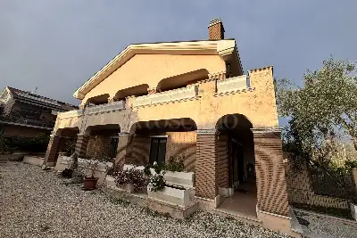 Villa in vendita, Viale dei Romagnoli, Roma