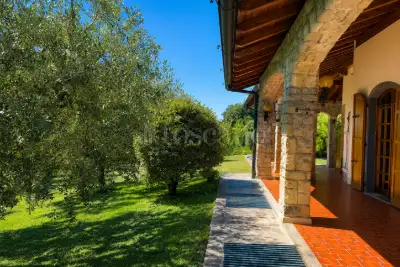 Villa in vendita, Via Pergola, Moniga del Garda