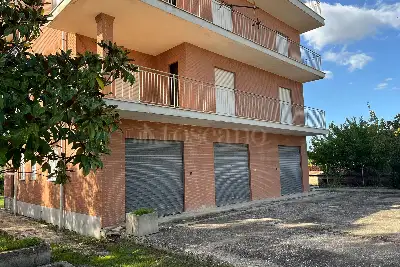 Casa Indipendente in vendita, Via Carife , Roma