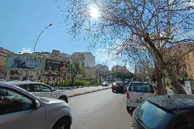 Box in vendita, Viale Croce Rossa, Palermo