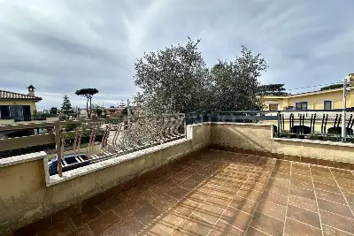 Villino a Schiera in vendita, Via Gozzi, Anzio