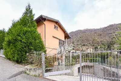 Casa in vendita, Via Carlo Dotti, Argegno