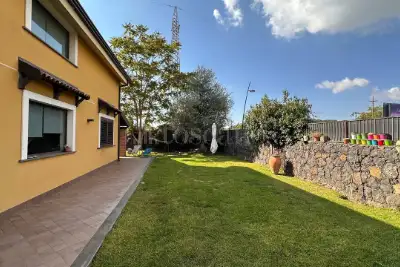 Casa Indipendente in vendita, Via Mascagni, San Giovanni la Punta