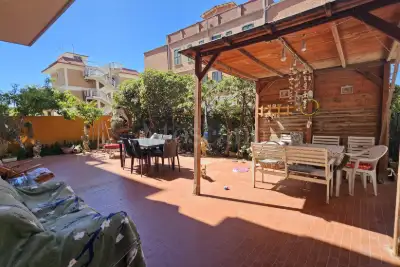 Casa in vendita, Via Germania, Pomezia