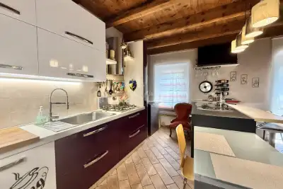 Villino a Schiera in vendita, Via del Garda, Valeggio sul Mincio