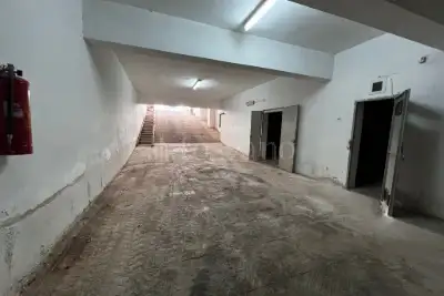 Magazzino in vendita, Viale Pio XI, Reggio di Calabria