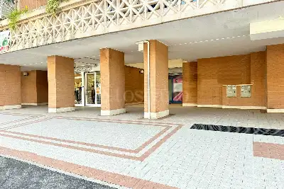 Negozio in vendita, Via Raffaele Conforti, Roma